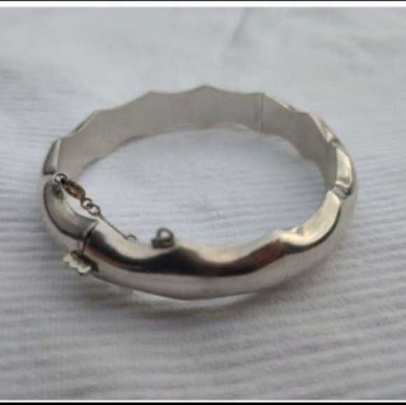 Vintage sterling silver cuff bracelet with safety‎ chain